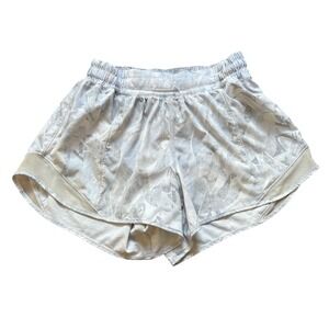 Lululemon Hotty Hot Short Womens Grey White Geometric Print Excellent SIZE 6